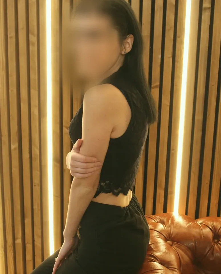 Ada, 28