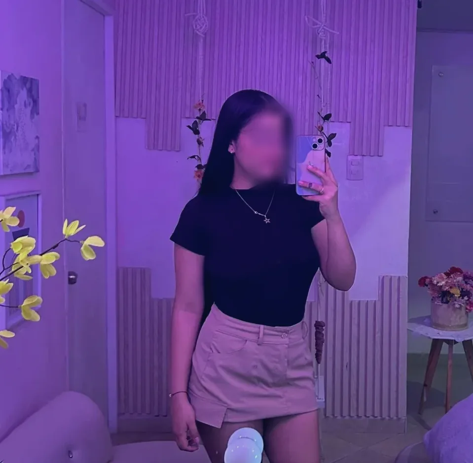 Lily, 23