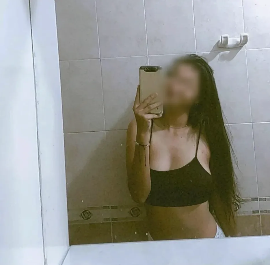 Lily, 22